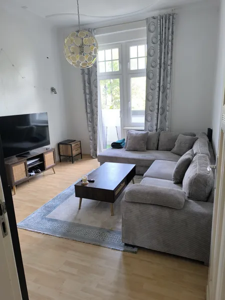 Bright 2-Room Apartment with Balcony & Fitted Kitchen - Furniture Takeover — photo 1